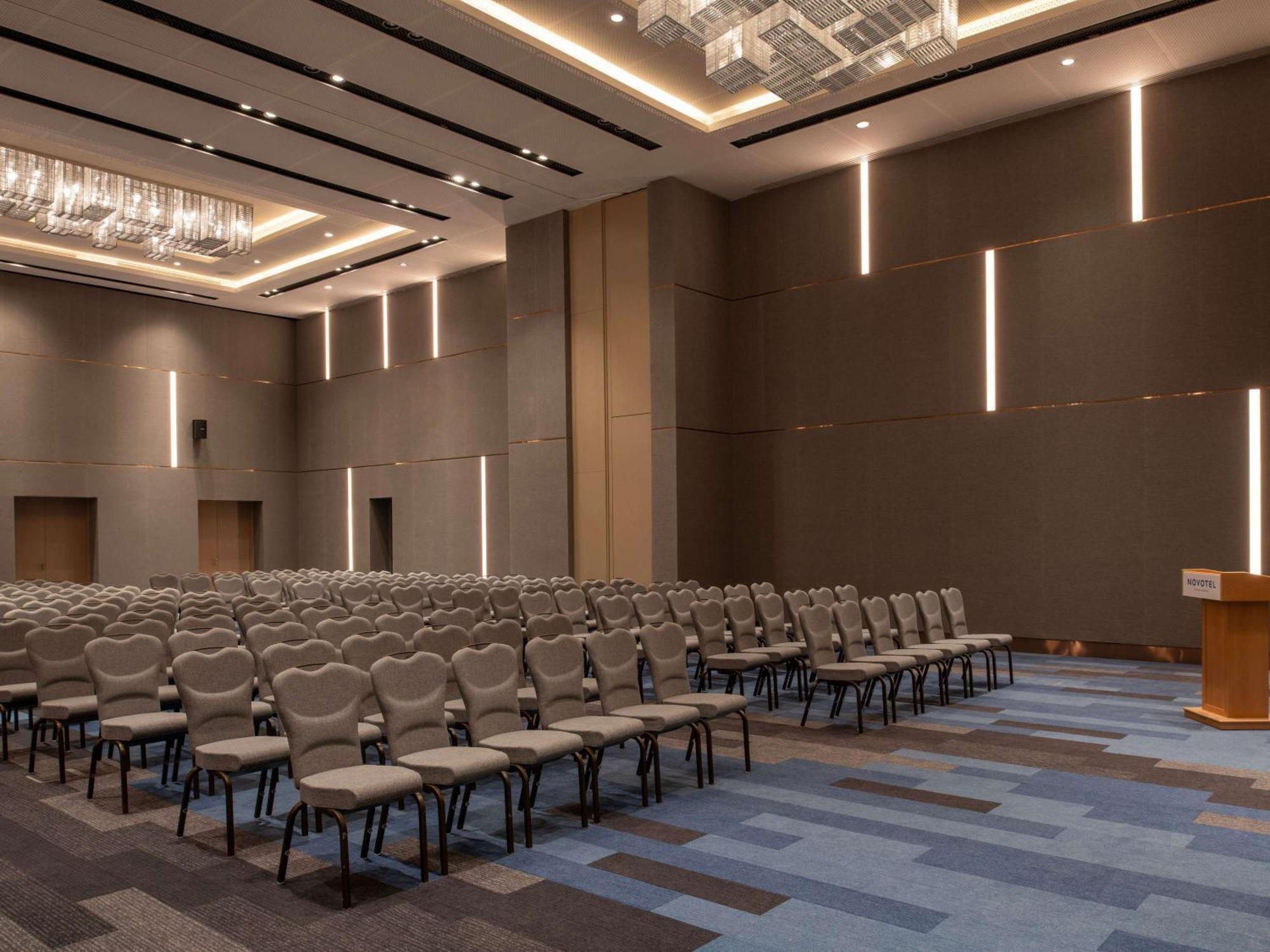 Novotel Riyadh Sahafa Екстериор снимка