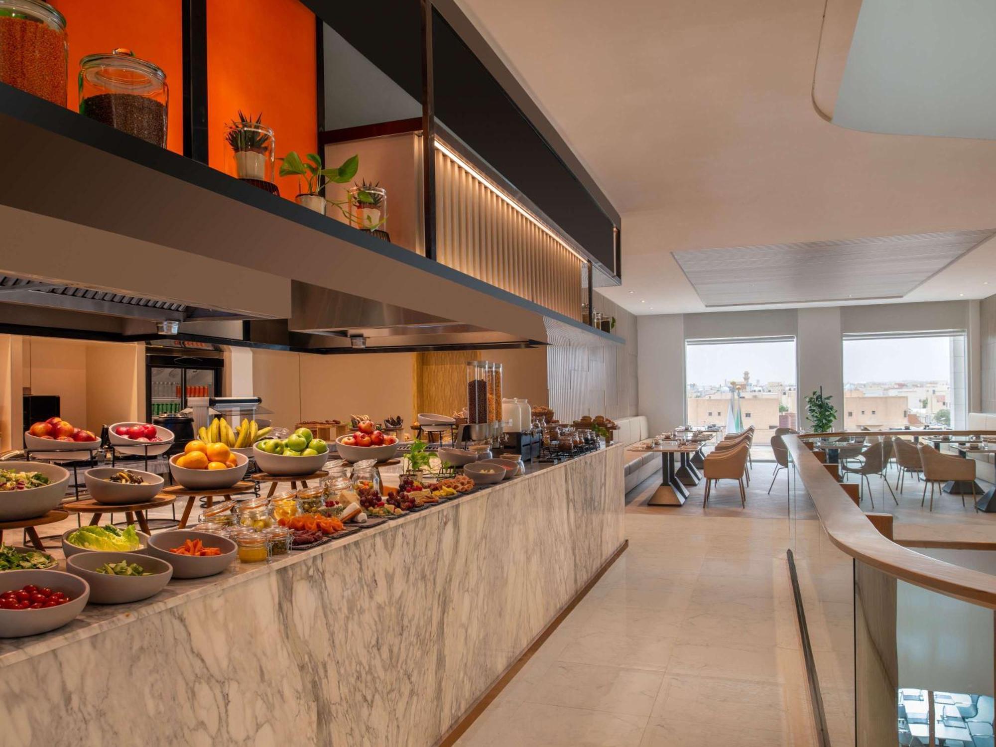 Novotel Riyadh Sahafa Екстериор снимка