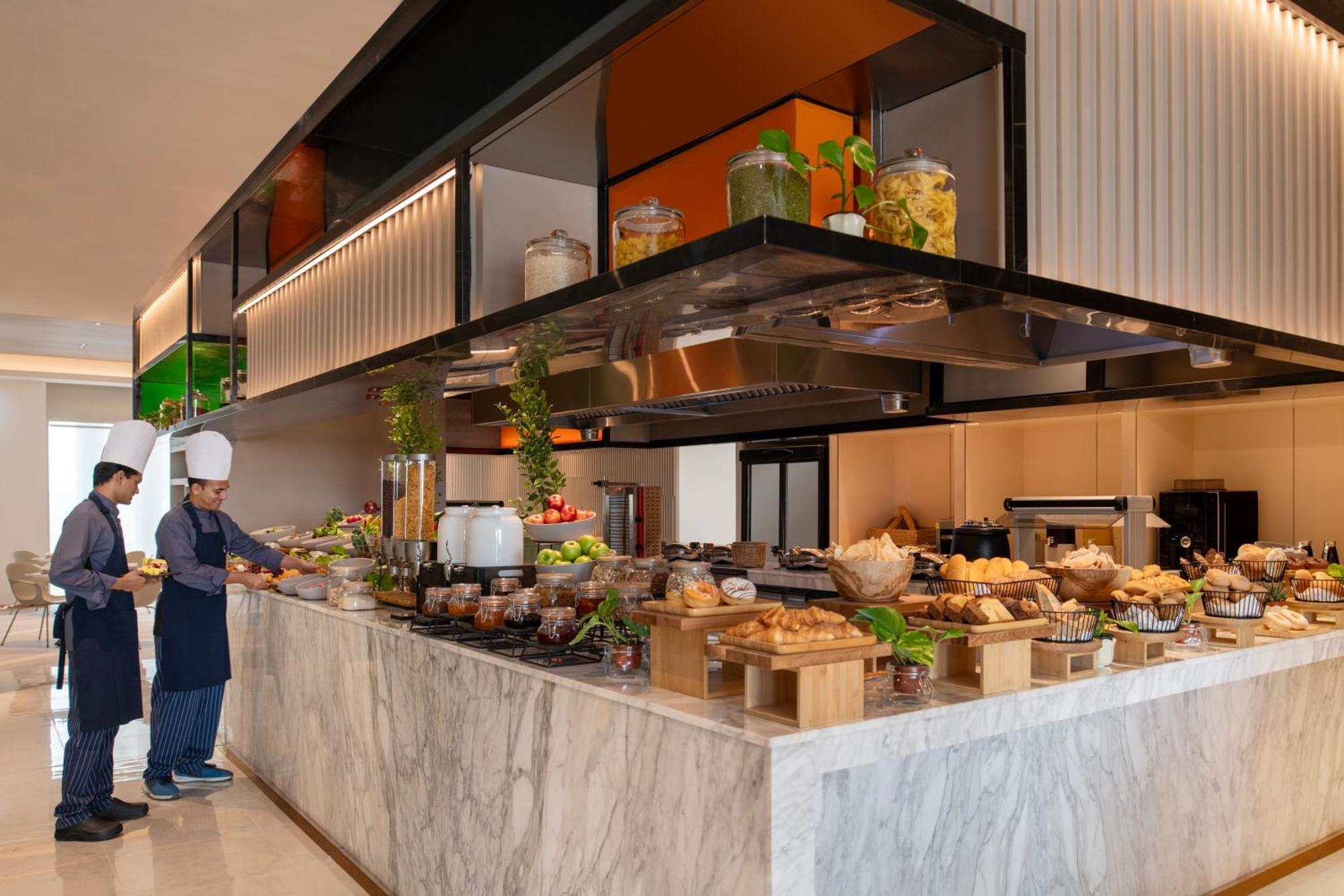 Novotel Riyadh Sahafa Екстериор снимка