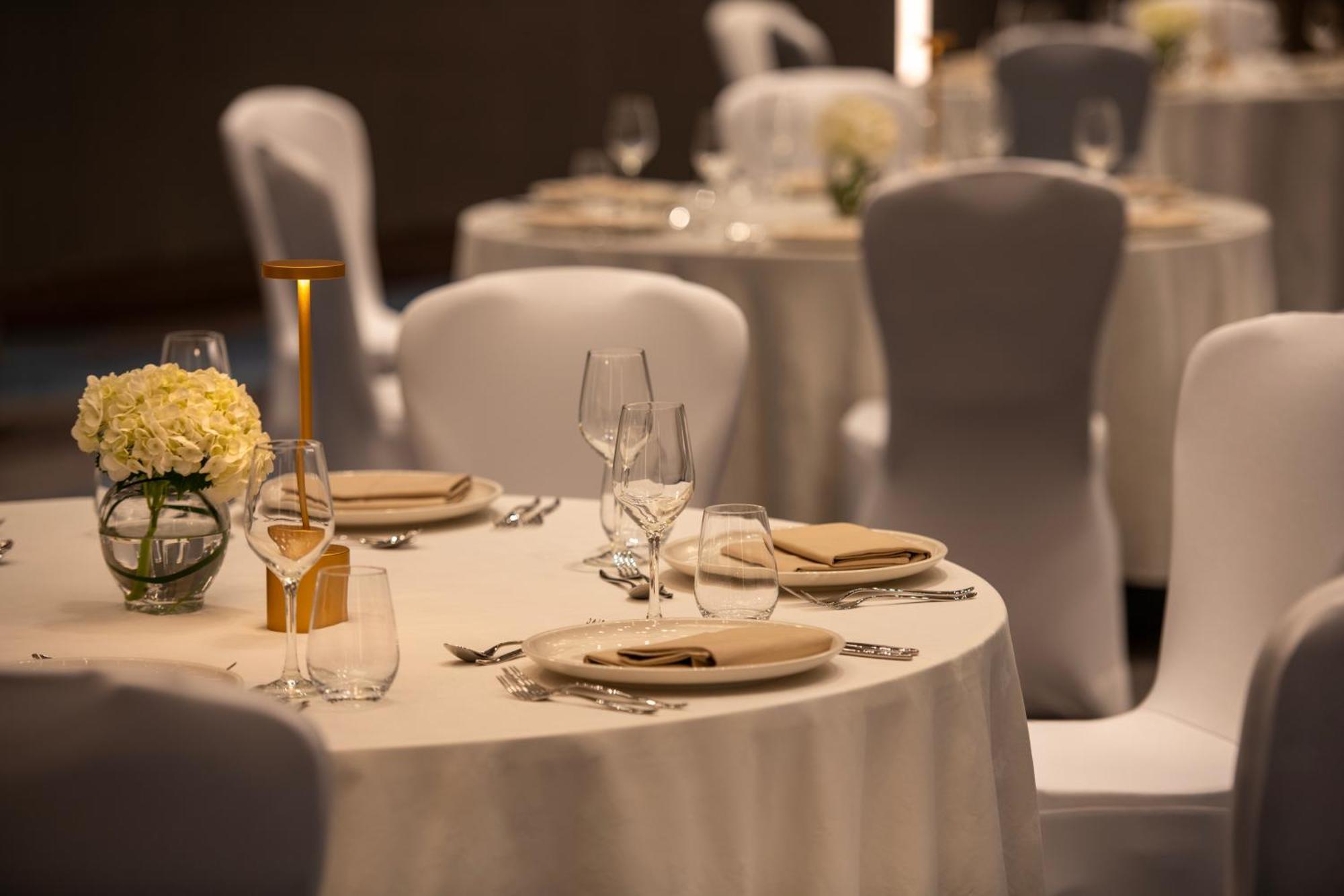 Novotel Riyadh Sahafa Екстериор снимка